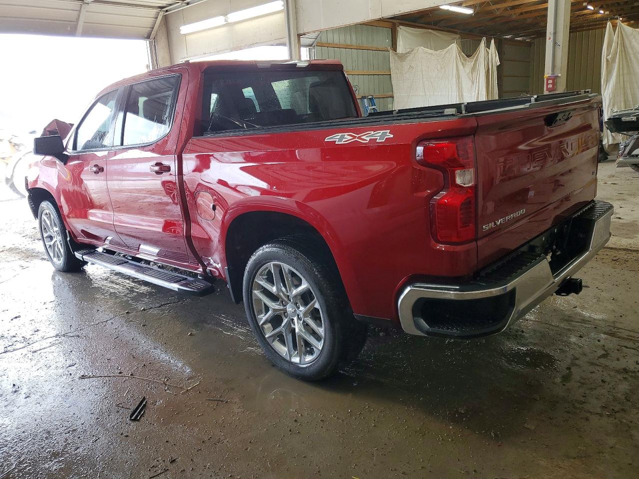 2023 CHEVROLET SILVERADO K1500 LT photo 2