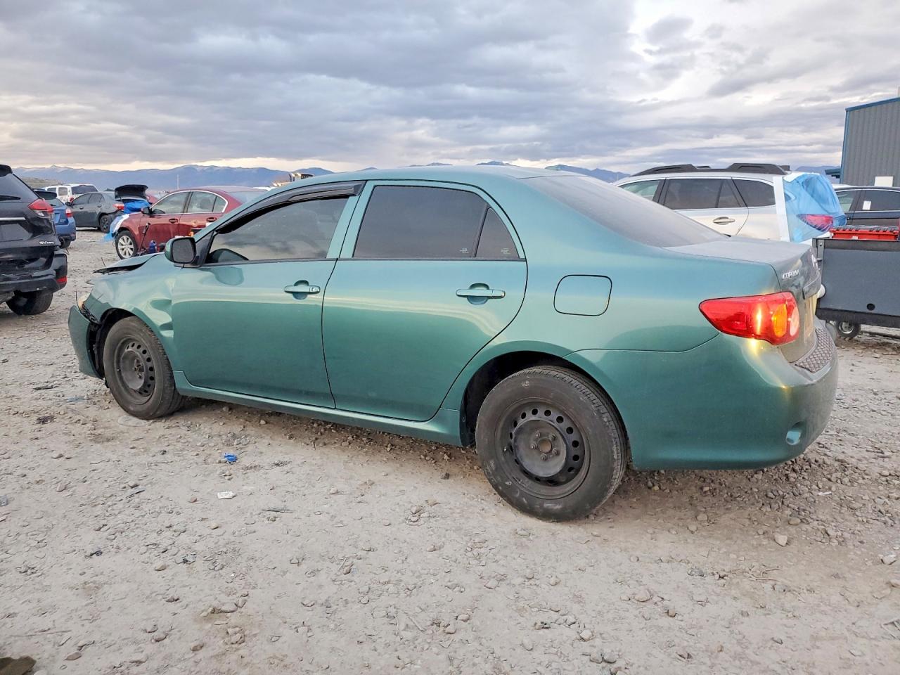 2010 TOYOTA COROLLA LE photo 2
