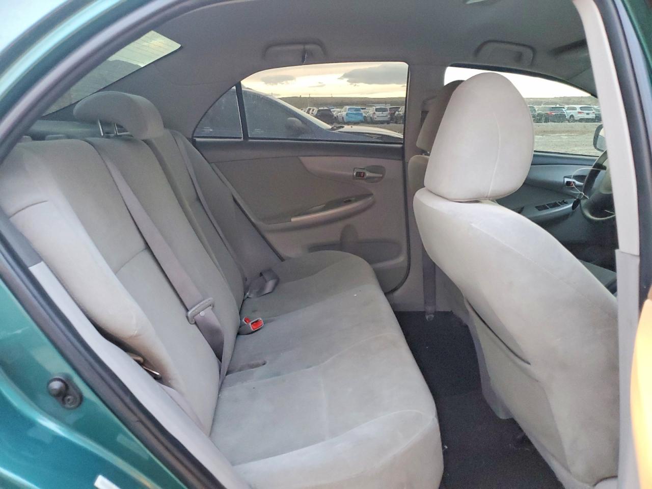 2010 TOYOTA COROLLA LE photo 10