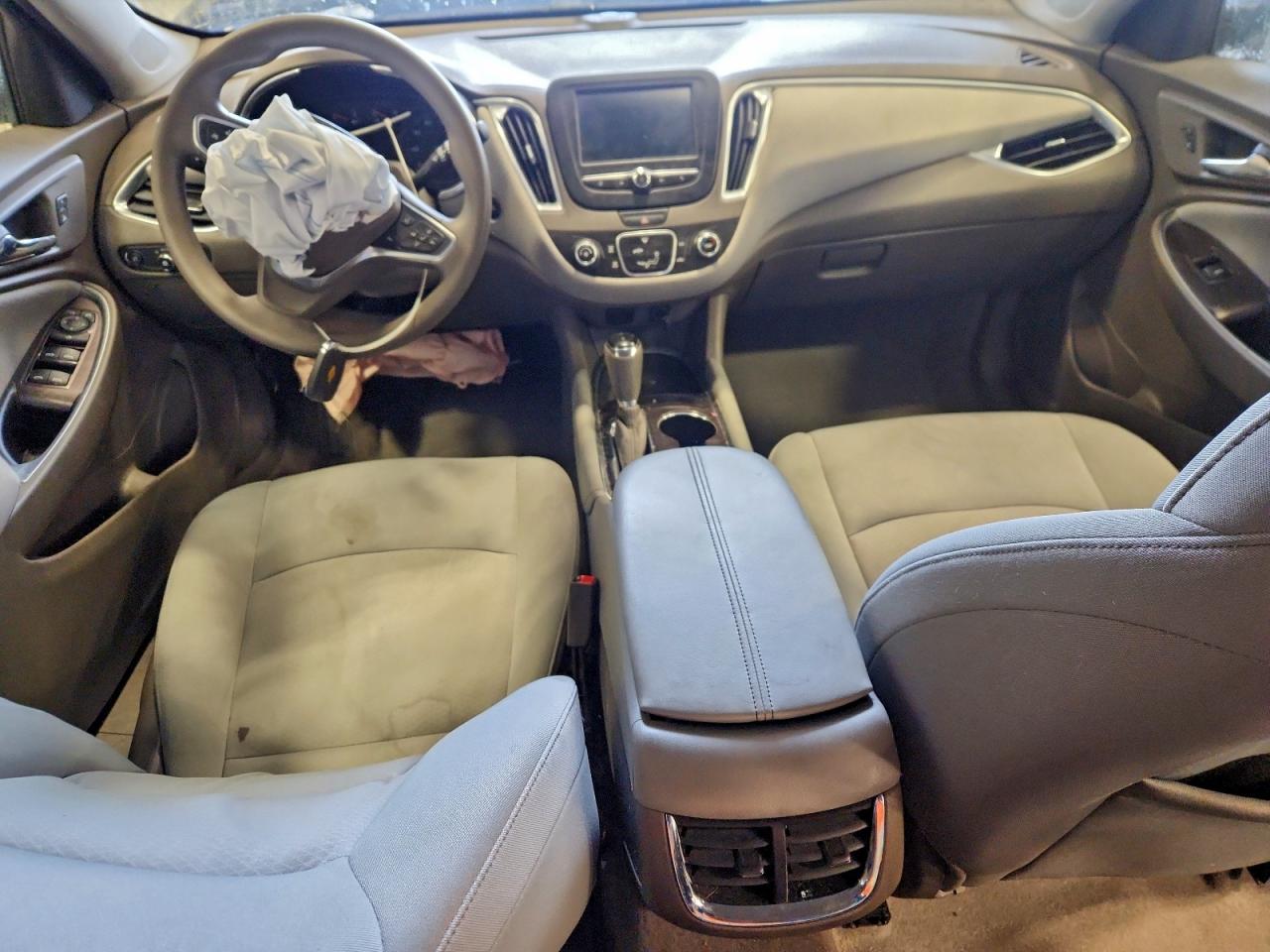 2018 CHEVROLET MALIBU LT photo 8