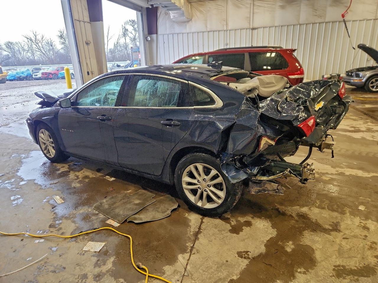 2018 CHEVROLET MALIBU LT photo 2