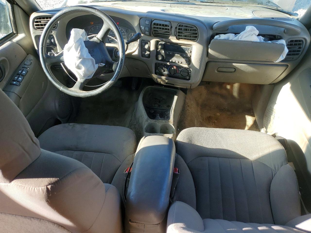 2004 CHEVROLET BLAZER photo 8