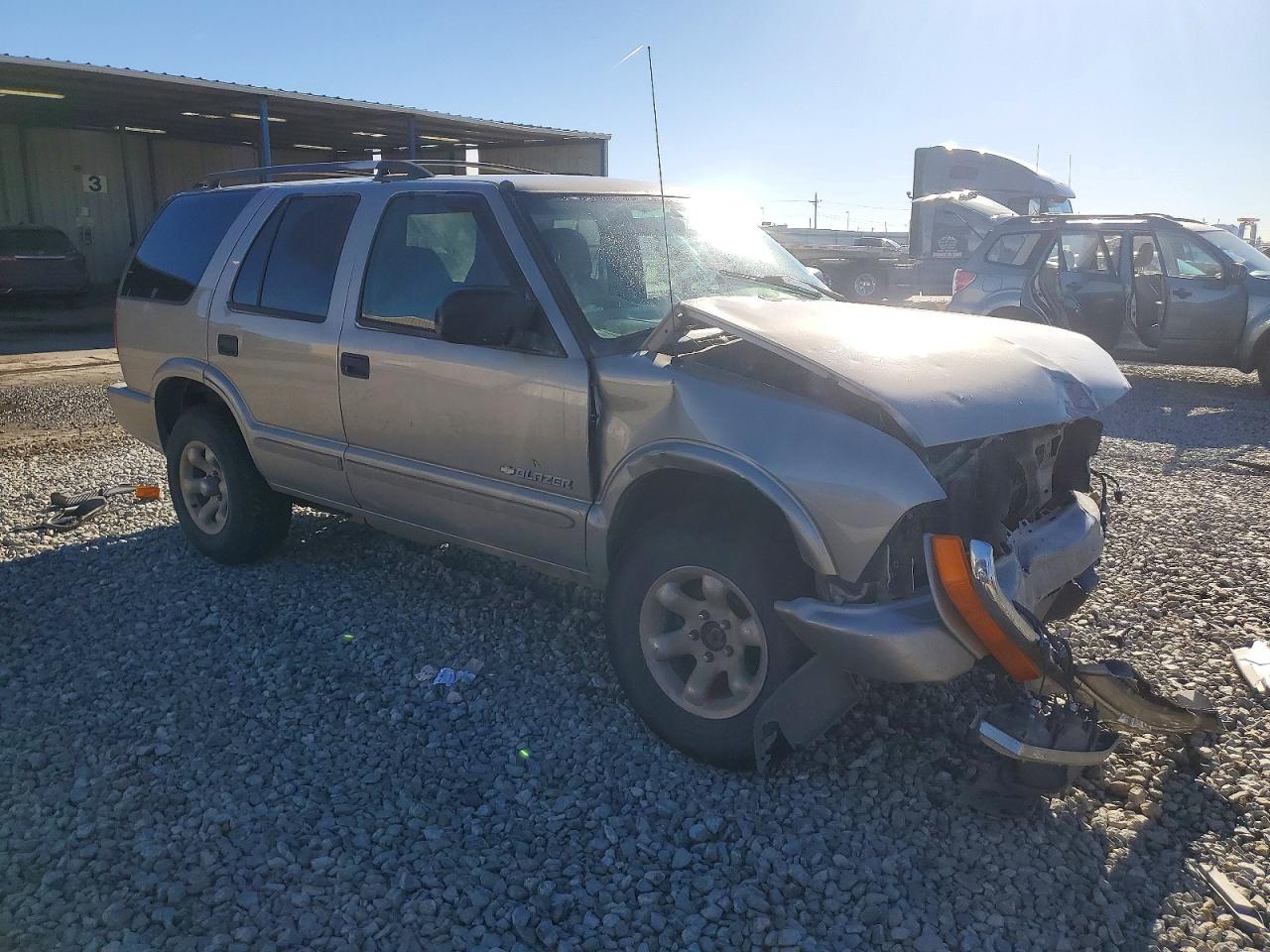 2004 CHEVROLET BLAZER photo 4