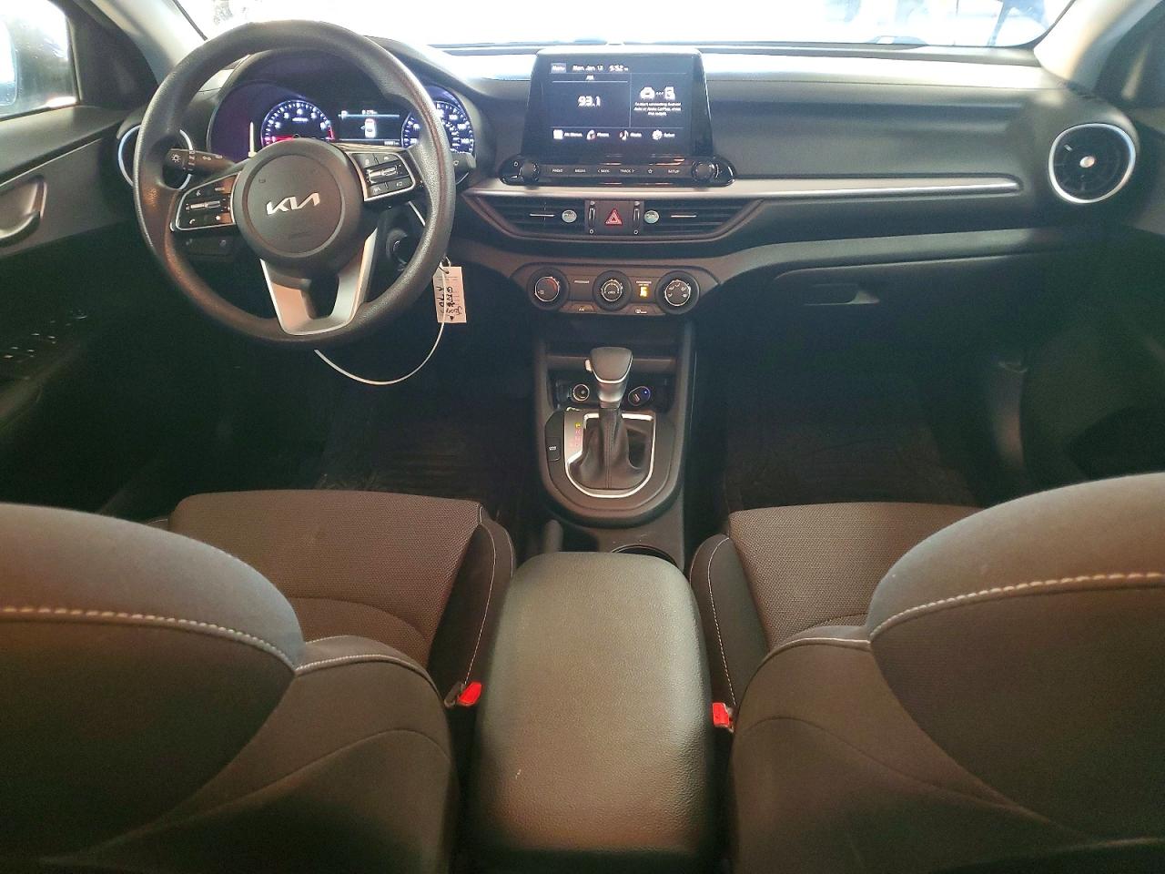 2023 KIA FORTE LX photo 8