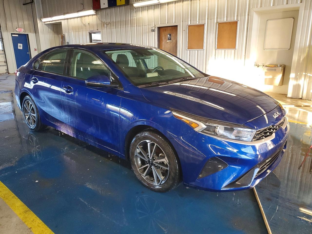 2023 KIA FORTE LX photo 4