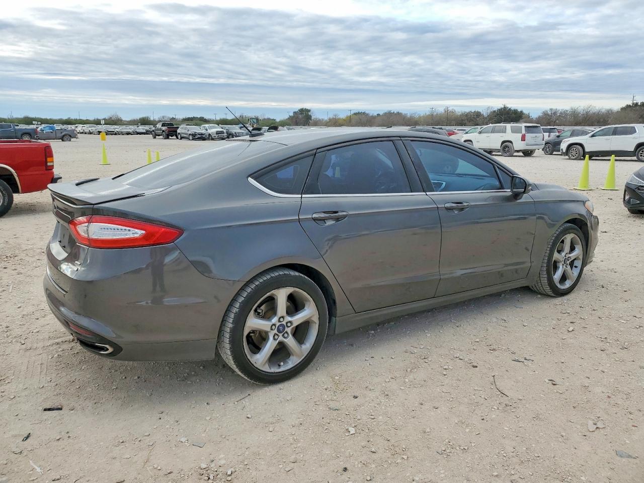 2015 FORD FUSION SE photo 3