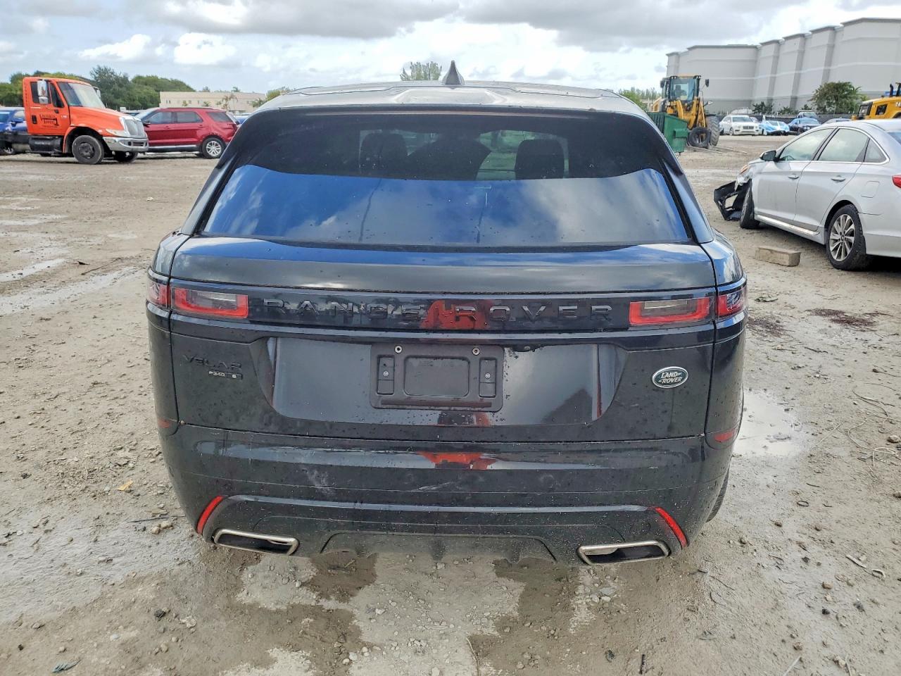 2020 LAND ROVER RANGE ROVER VELAR R-DYNAMIC S photo 6