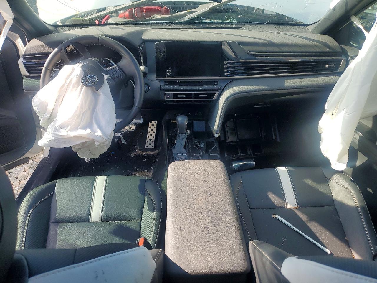 2025 TOYOTA CAMRY XSE photo 8