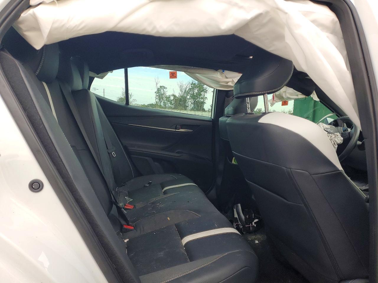 2025 TOYOTA CAMRY XSE photo 10