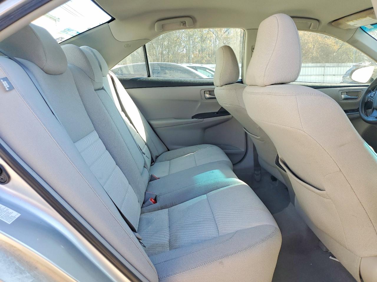 2015 TOYOTA CAMRY LE photo 10