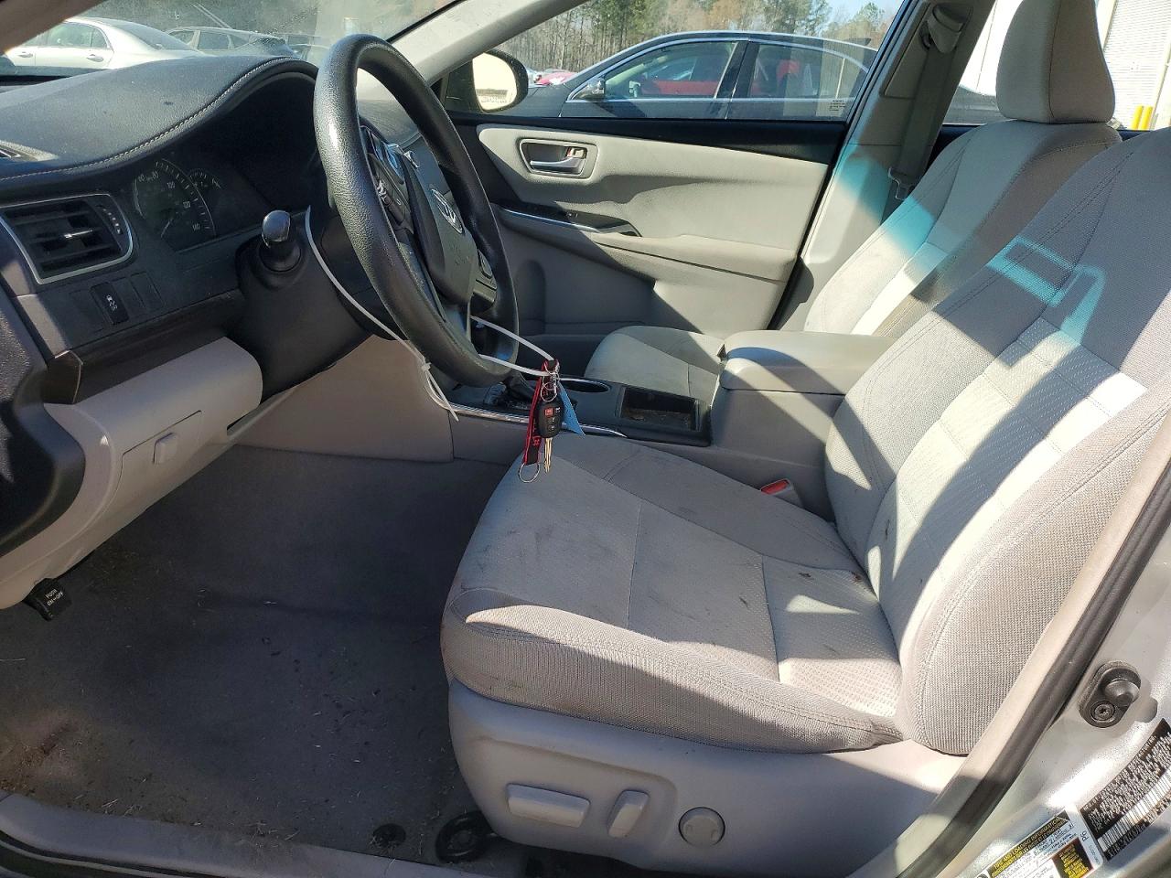 2015 TOYOTA CAMRY LE photo 7