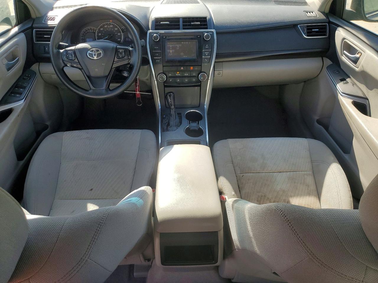 2015 TOYOTA CAMRY LE photo 8