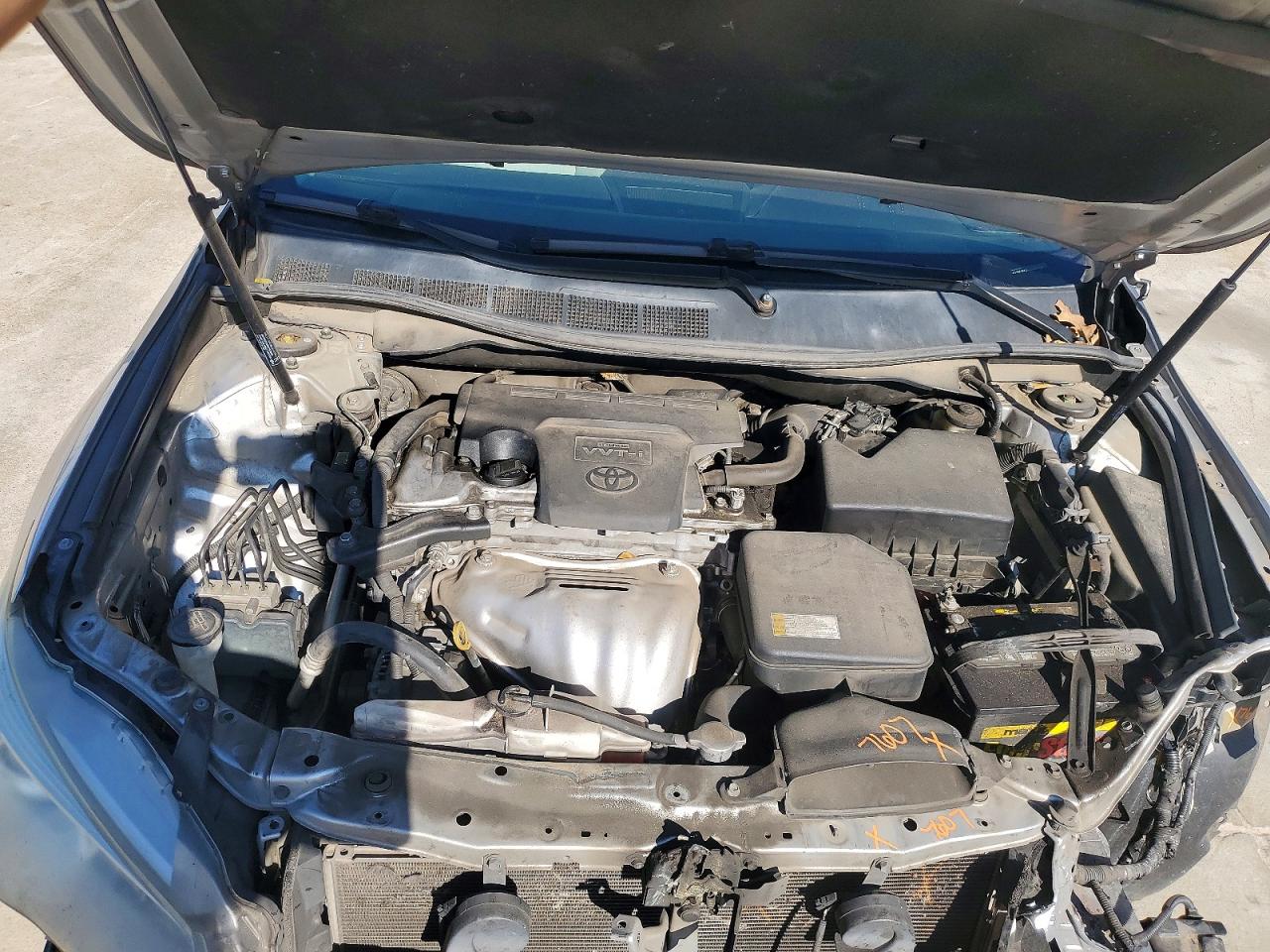 2015 TOYOTA CAMRY LE photo 11