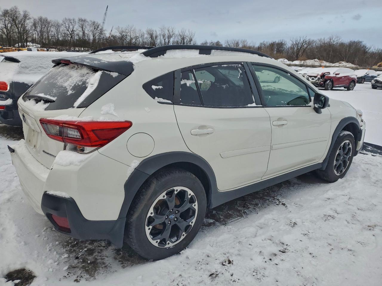 2021 SUBARU CROSSTREK photo 3
