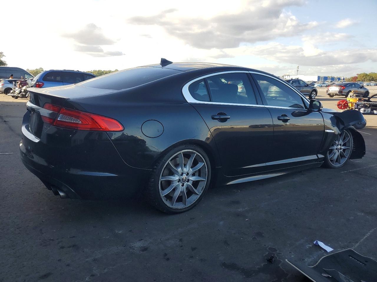 2013 JAGUAR XF SUPERCHARGED photo 3