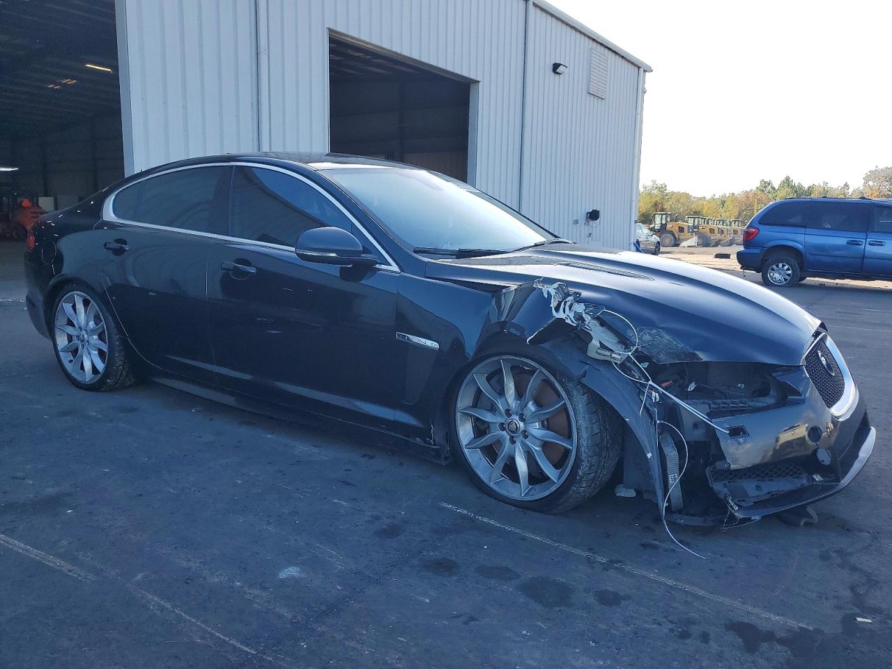 2013 JAGUAR XF SUPERCHARGED photo 4