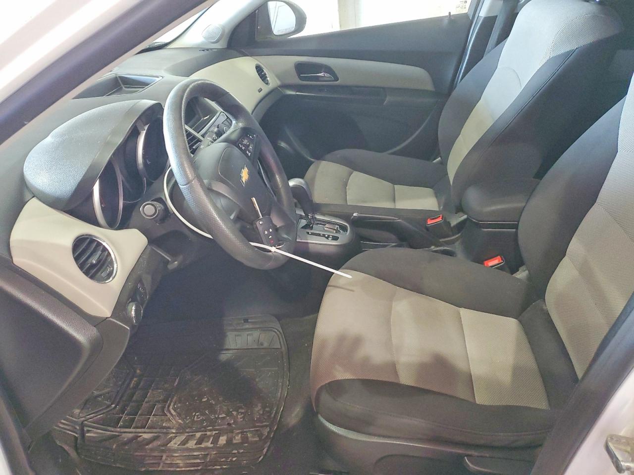 2014 CHEVROLET CRUZE LS photo 7