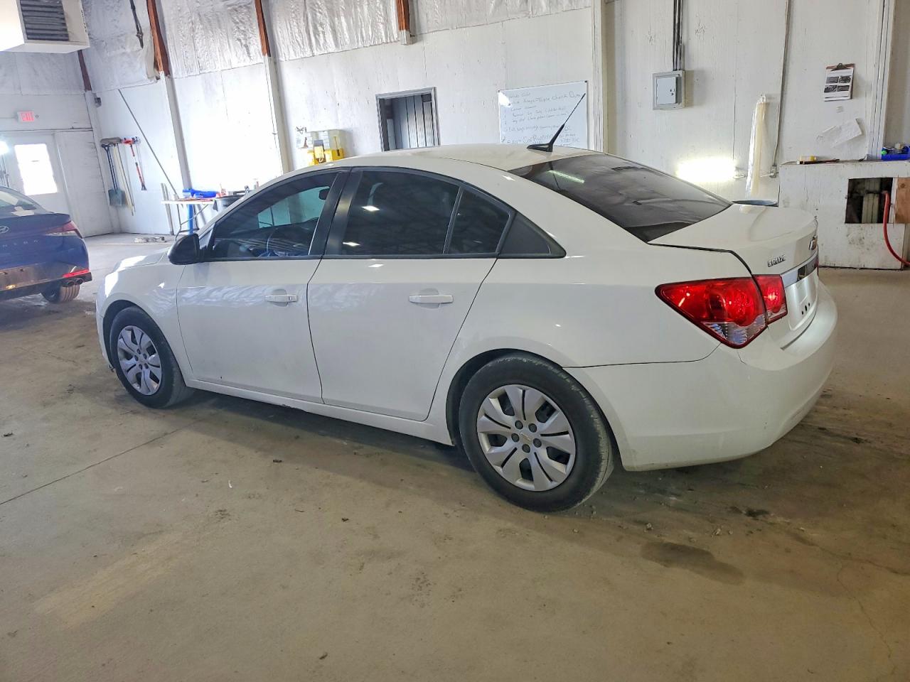 2014 CHEVROLET CRUZE LS photo 2