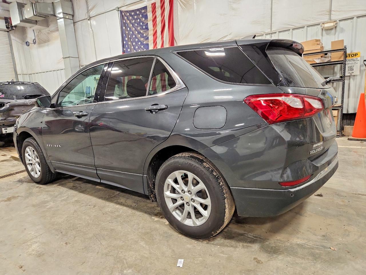 2020 CHEVROLET EQUINOX LT photo 2
