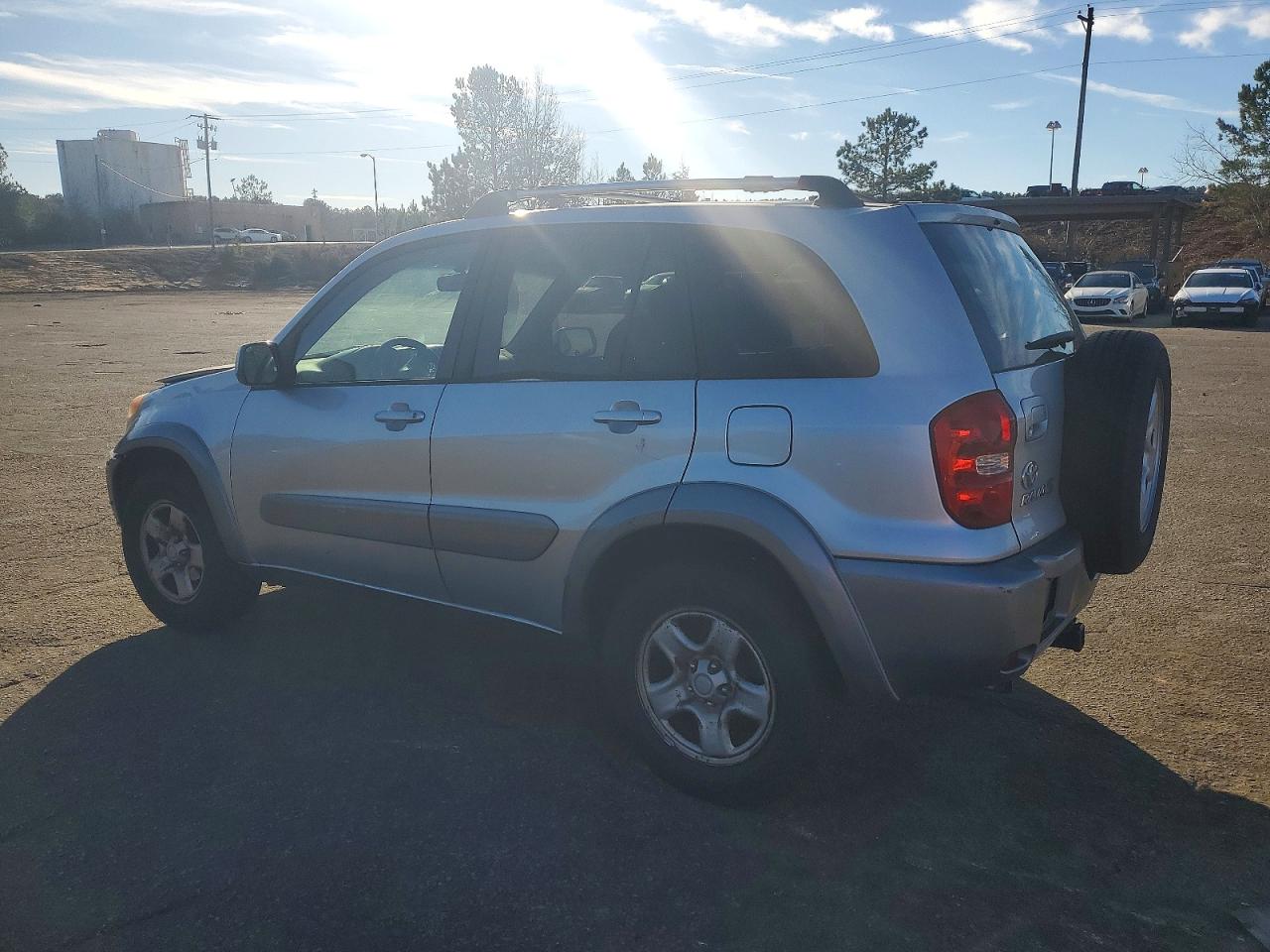2004 TOYOTA RAV4 photo 2