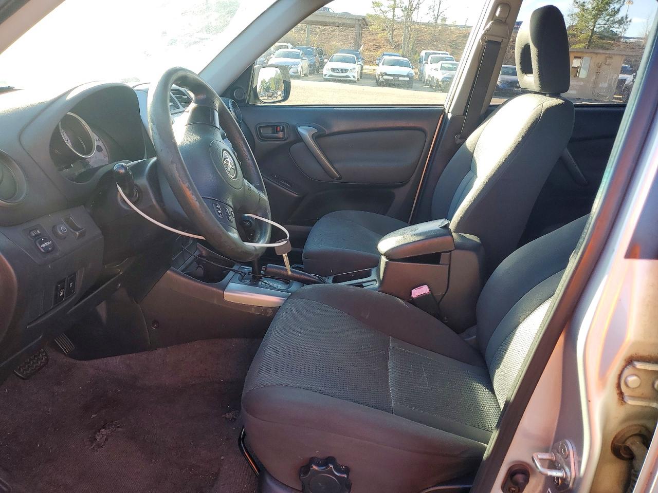 2004 TOYOTA RAV4 photo 7