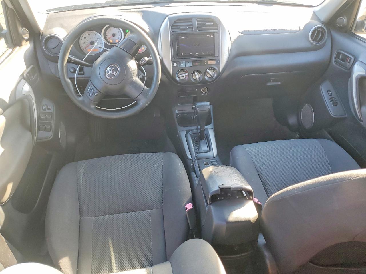 2004 TOYOTA RAV4 photo 8