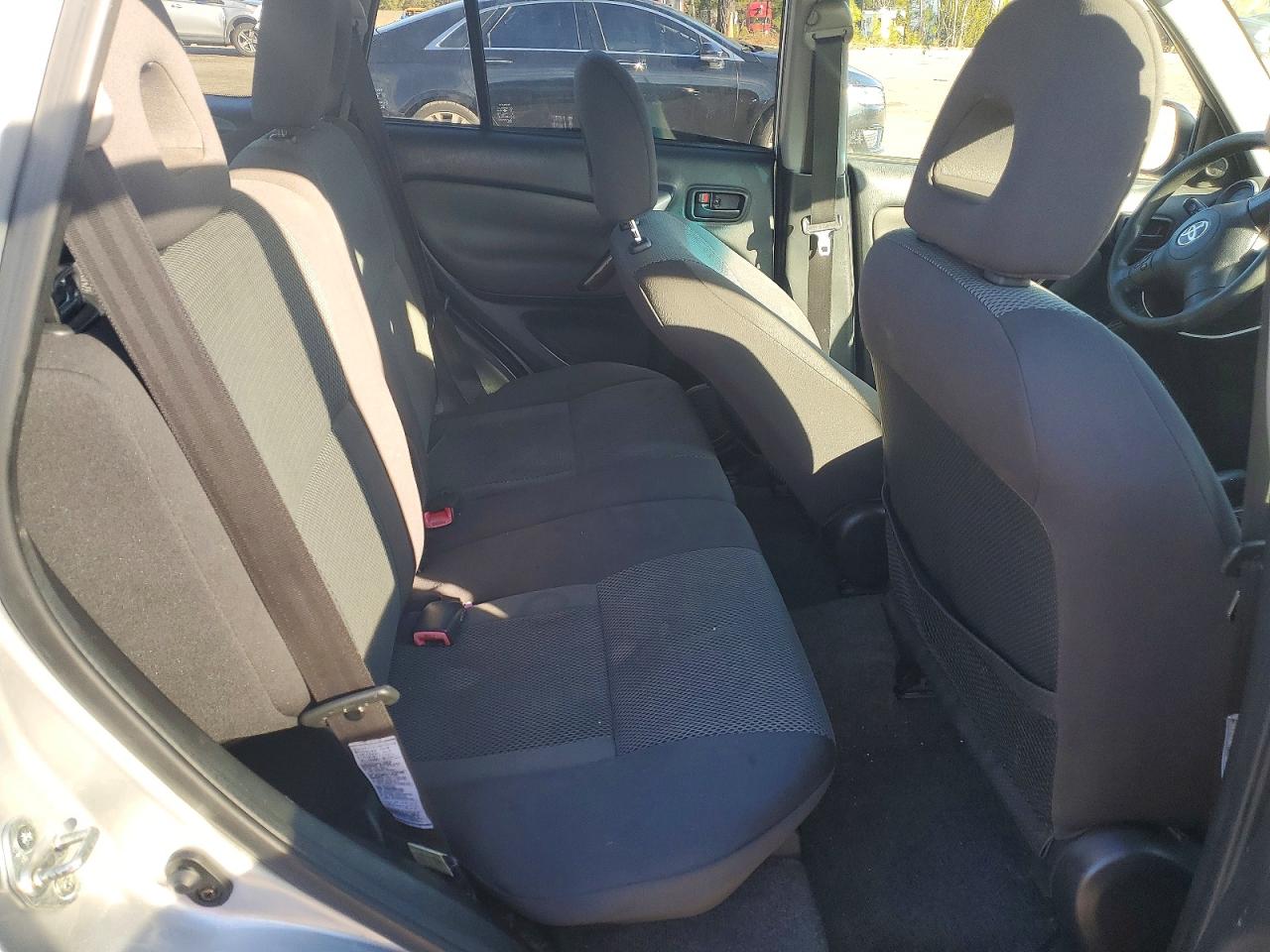 2004 TOYOTA RAV4 photo 10