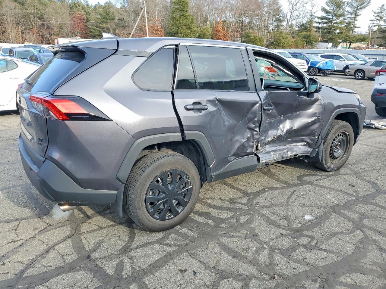 2024 TOYOTA RAV4 LE photo 3