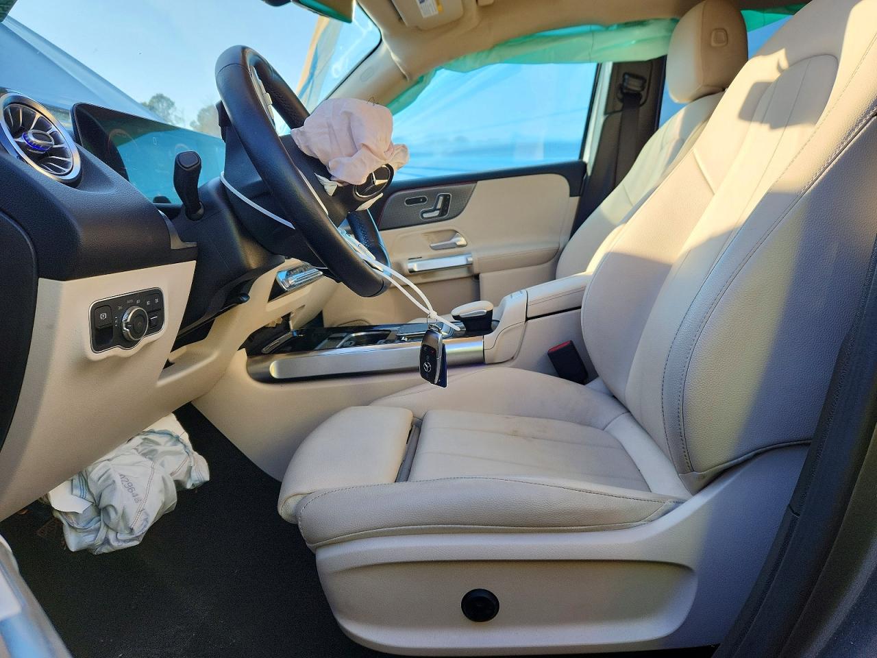 2021 MERCEDES-BENZ GLB 250 photo 7