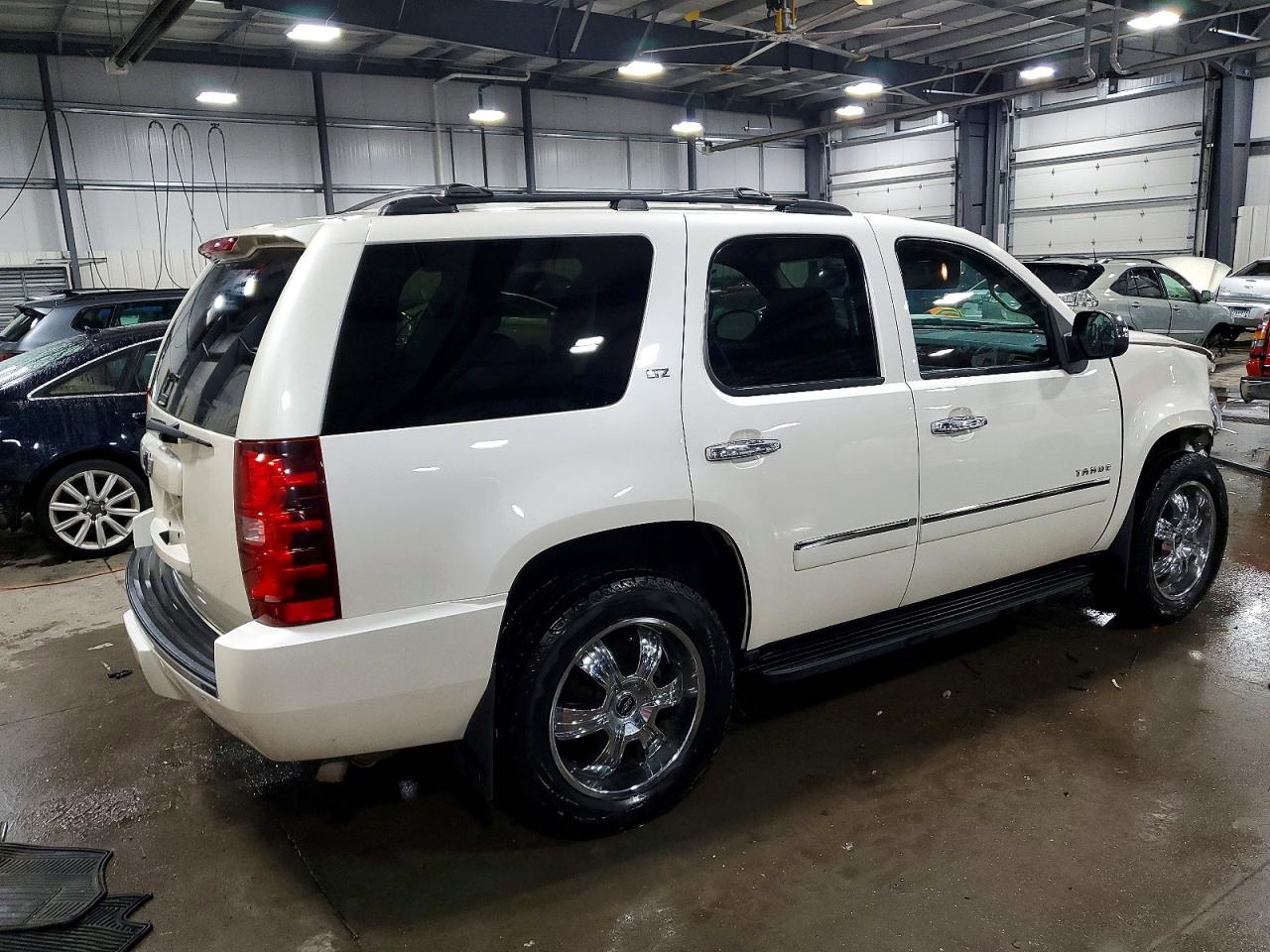 2013 CHEVROLET TAHOE K1500 LTZ photo 3