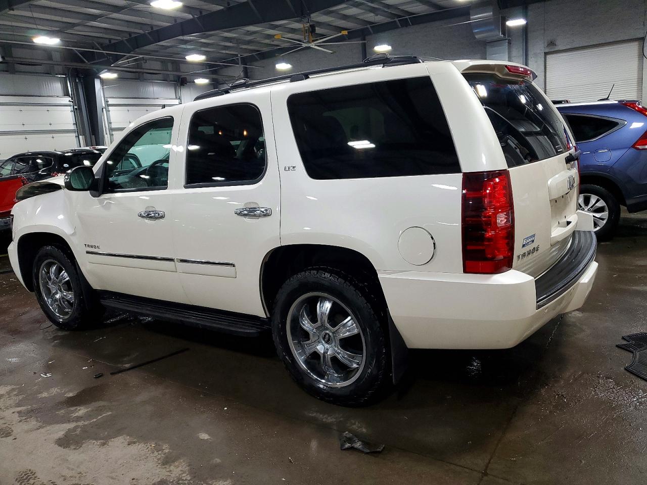2013 CHEVROLET TAHOE K1500 LTZ photo 2