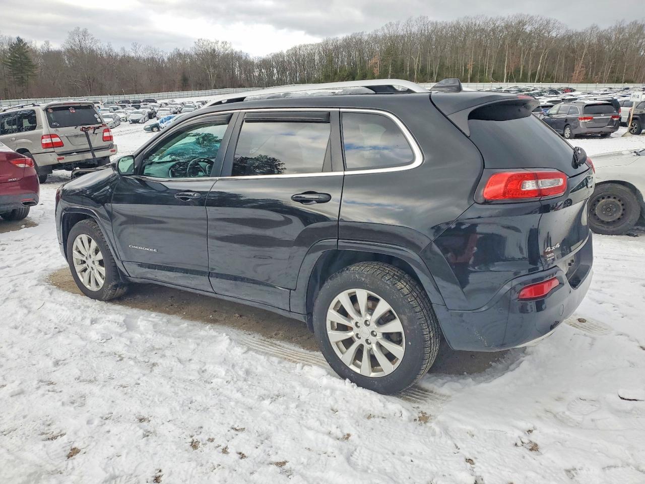 2017 JEEP CHEROKEE OVERLAND photo 2