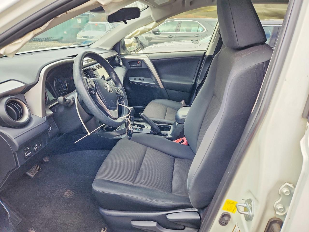 2017 TOYOTA RAV4 LE photo 5