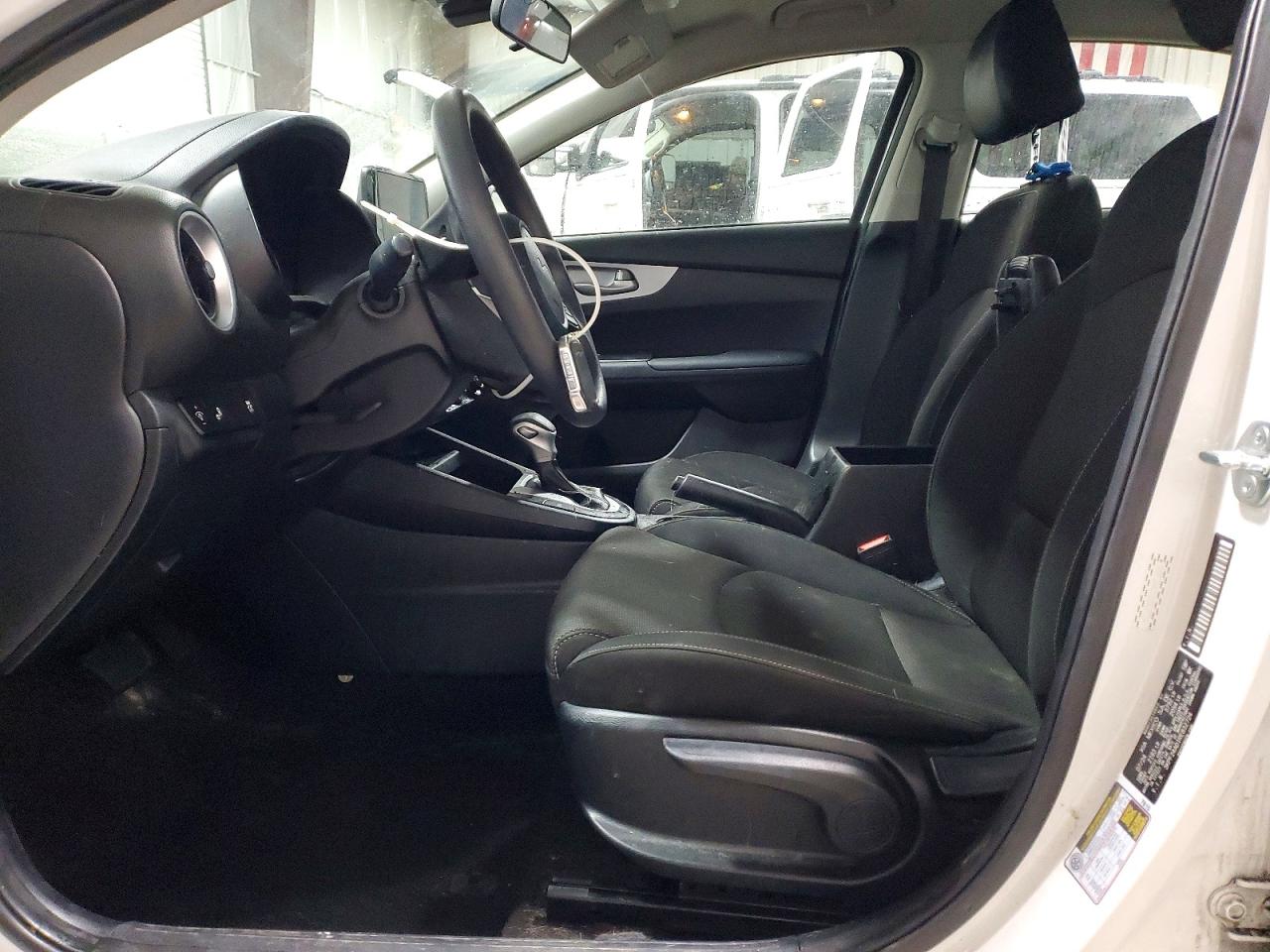 2024 KIA FORTE LX photo 7