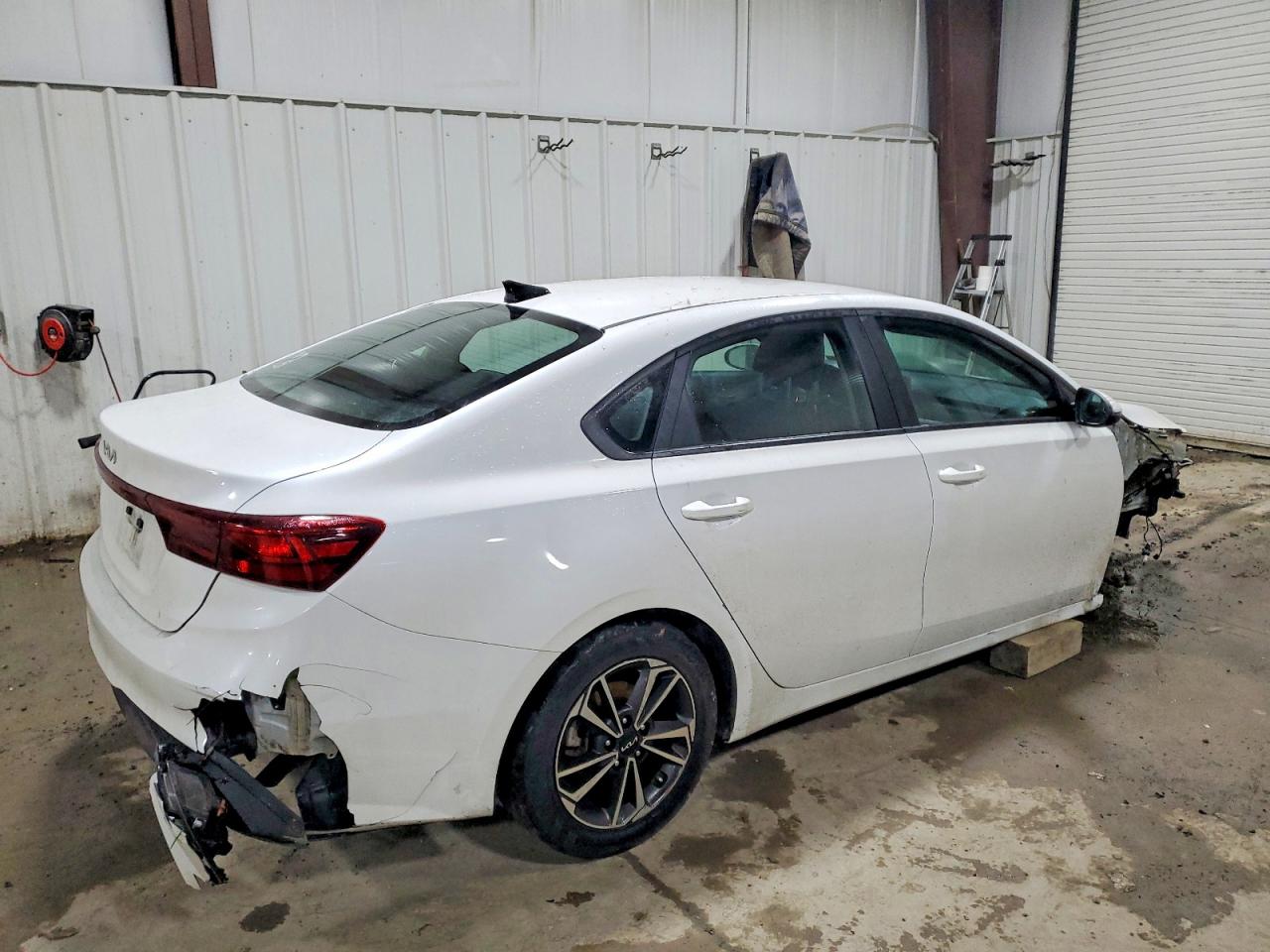 2024 KIA FORTE LX photo 3