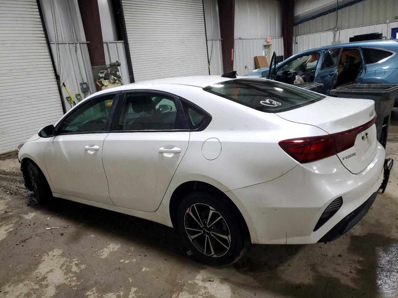 2024 KIA FORTE LX photo 2