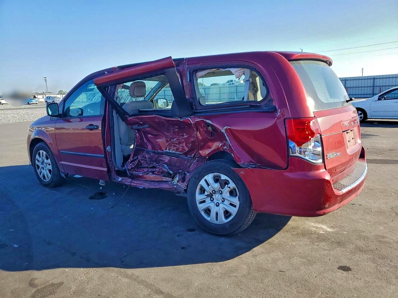 2015 DODGE GRAND CARAVAN SE photo 2