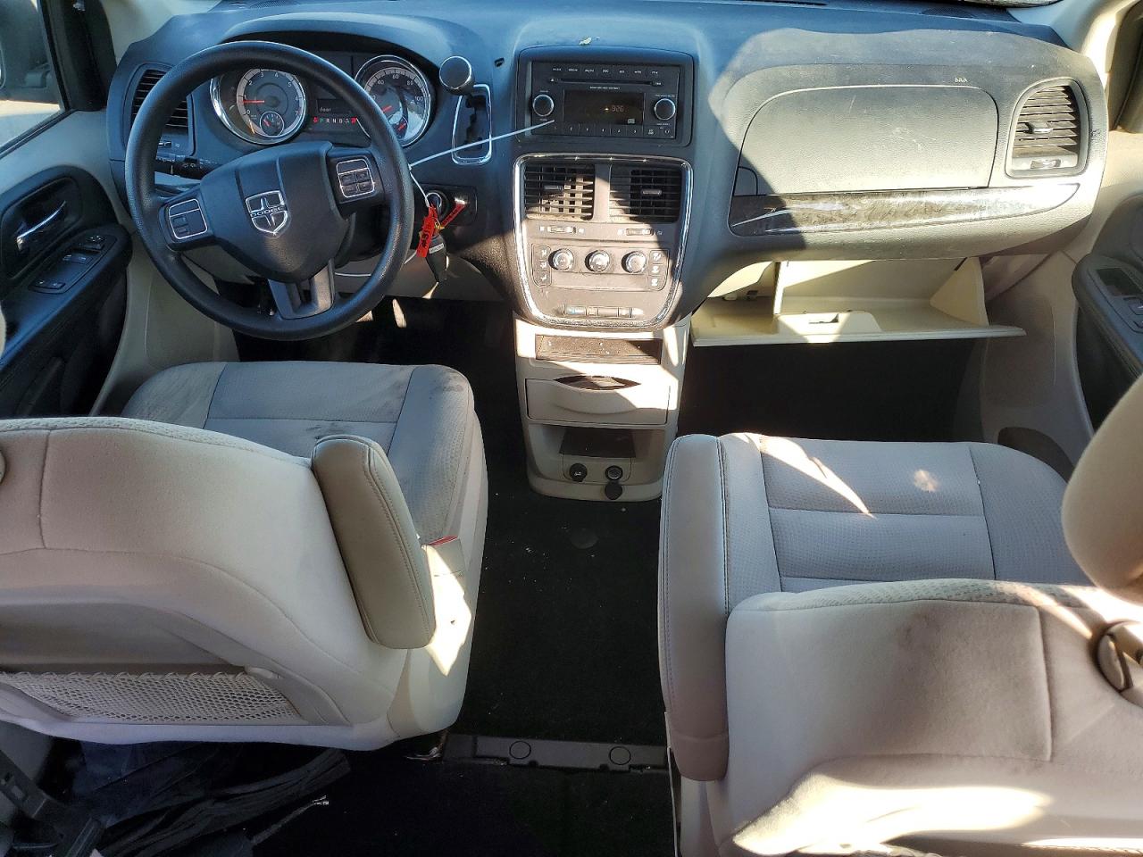 2015 DODGE GRAND CARAVAN SE photo 8