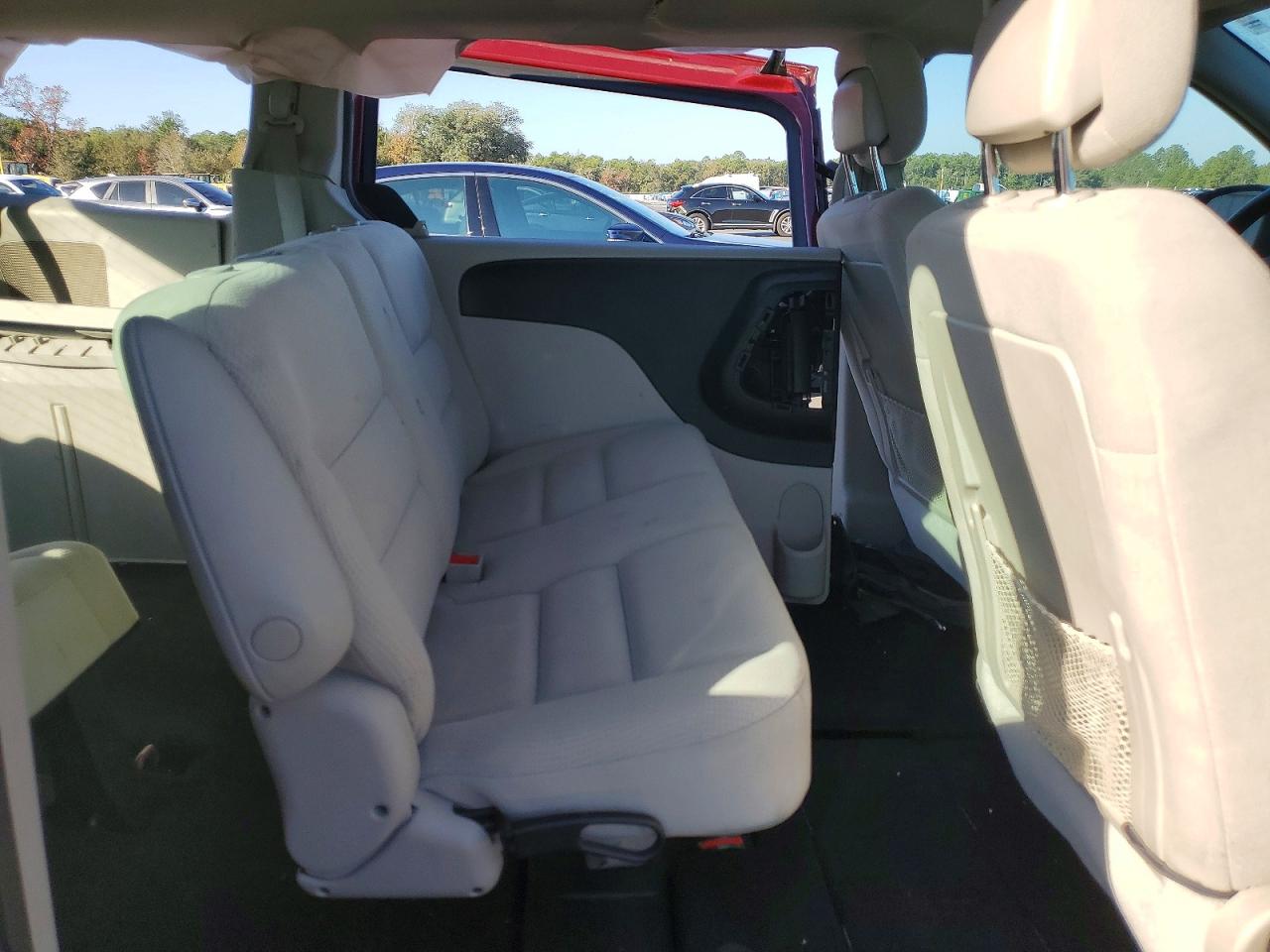 2015 DODGE GRAND CARAVAN SE photo 11