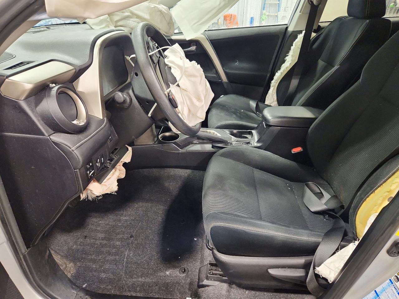 2015 TOYOTA RAV4 XLE photo 7