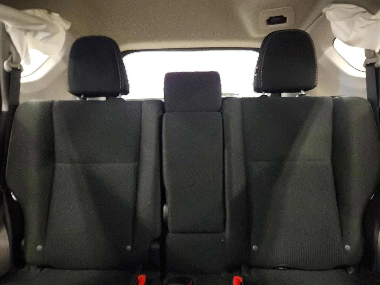 2015 TOYOTA RAV4 XLE photo 10
