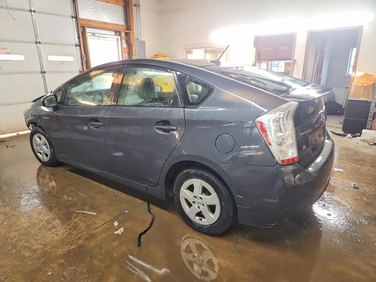2010 TOYOTA PRIUS photo 3