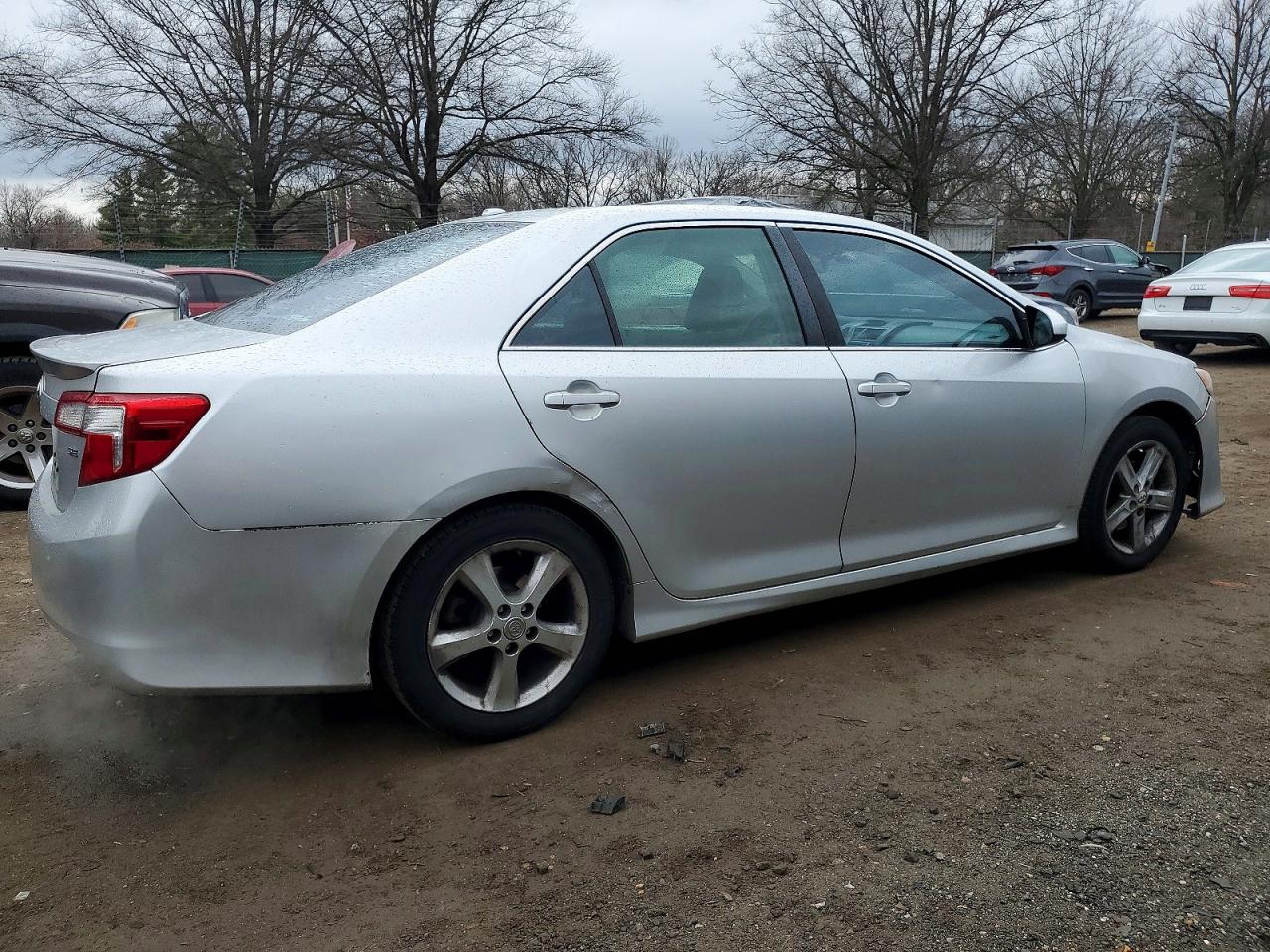 2012 TOYOTA CAMRY BASE photo 3