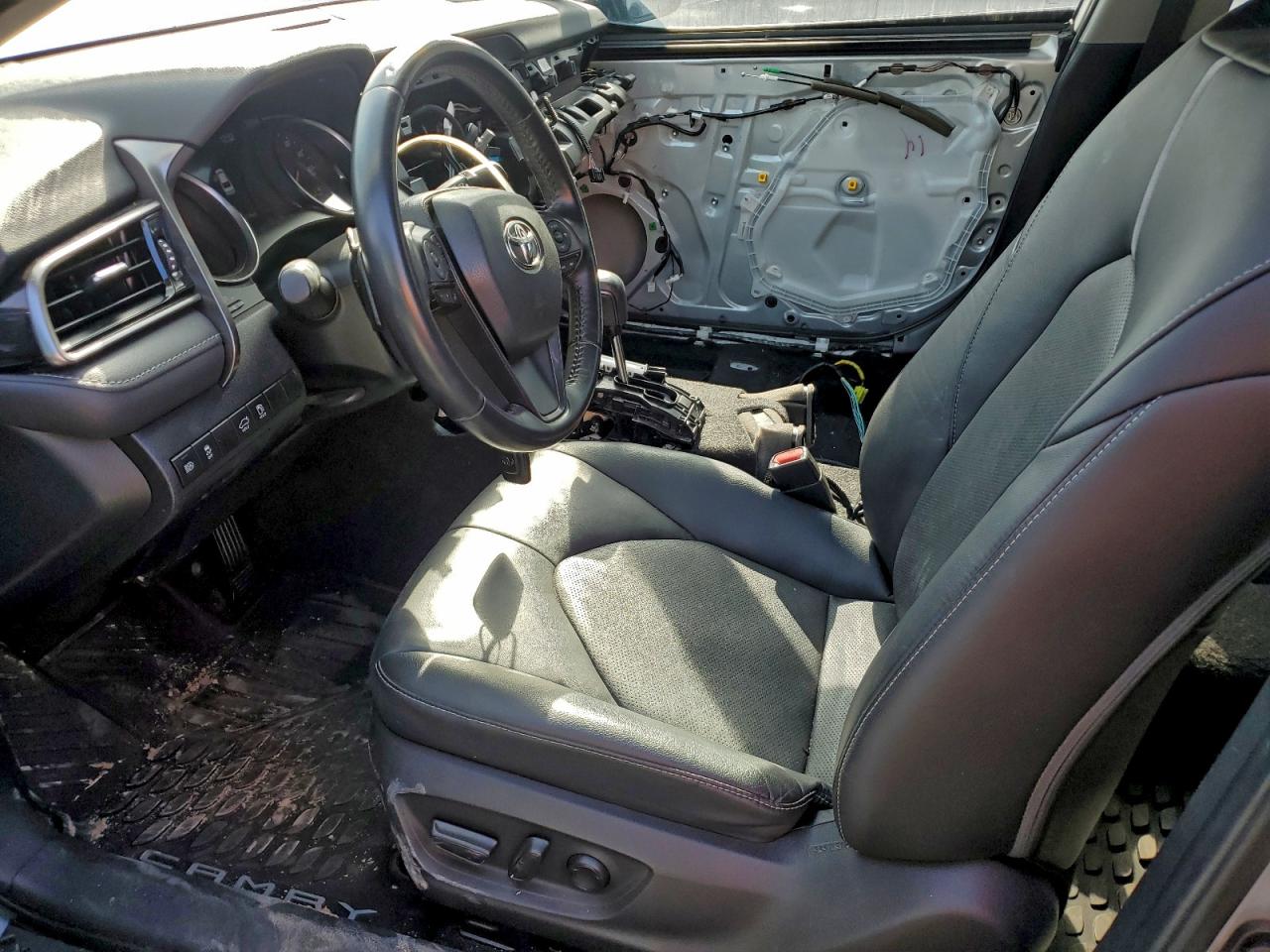 2021 TOYOTA CAMRY XSE photo 13