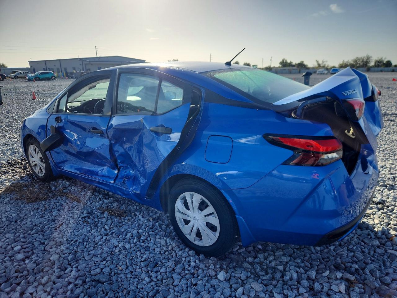 2021 NISSAN VERSA S photo 2