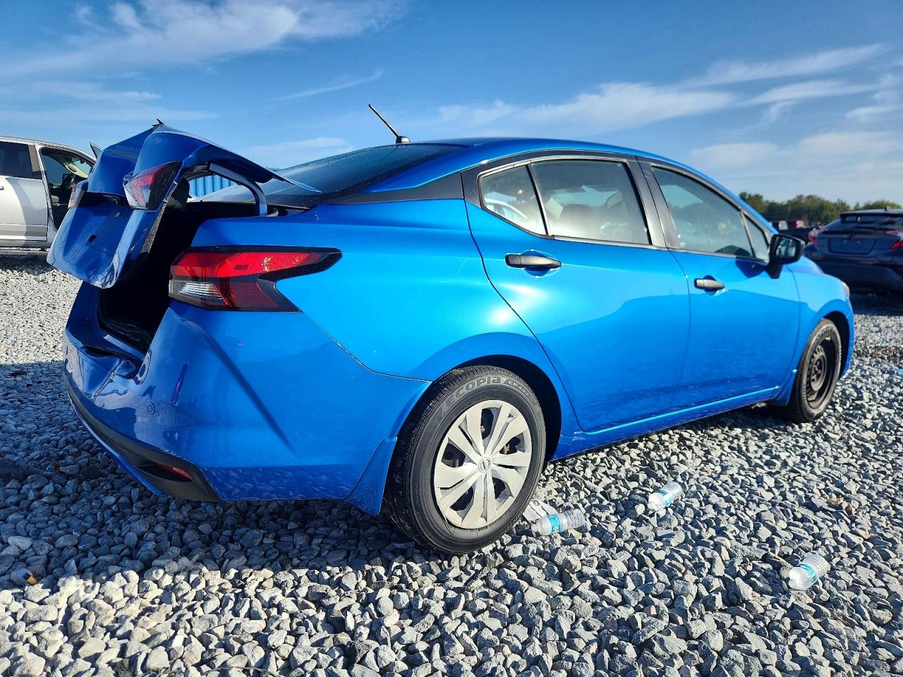2021 NISSAN VERSA S photo 3