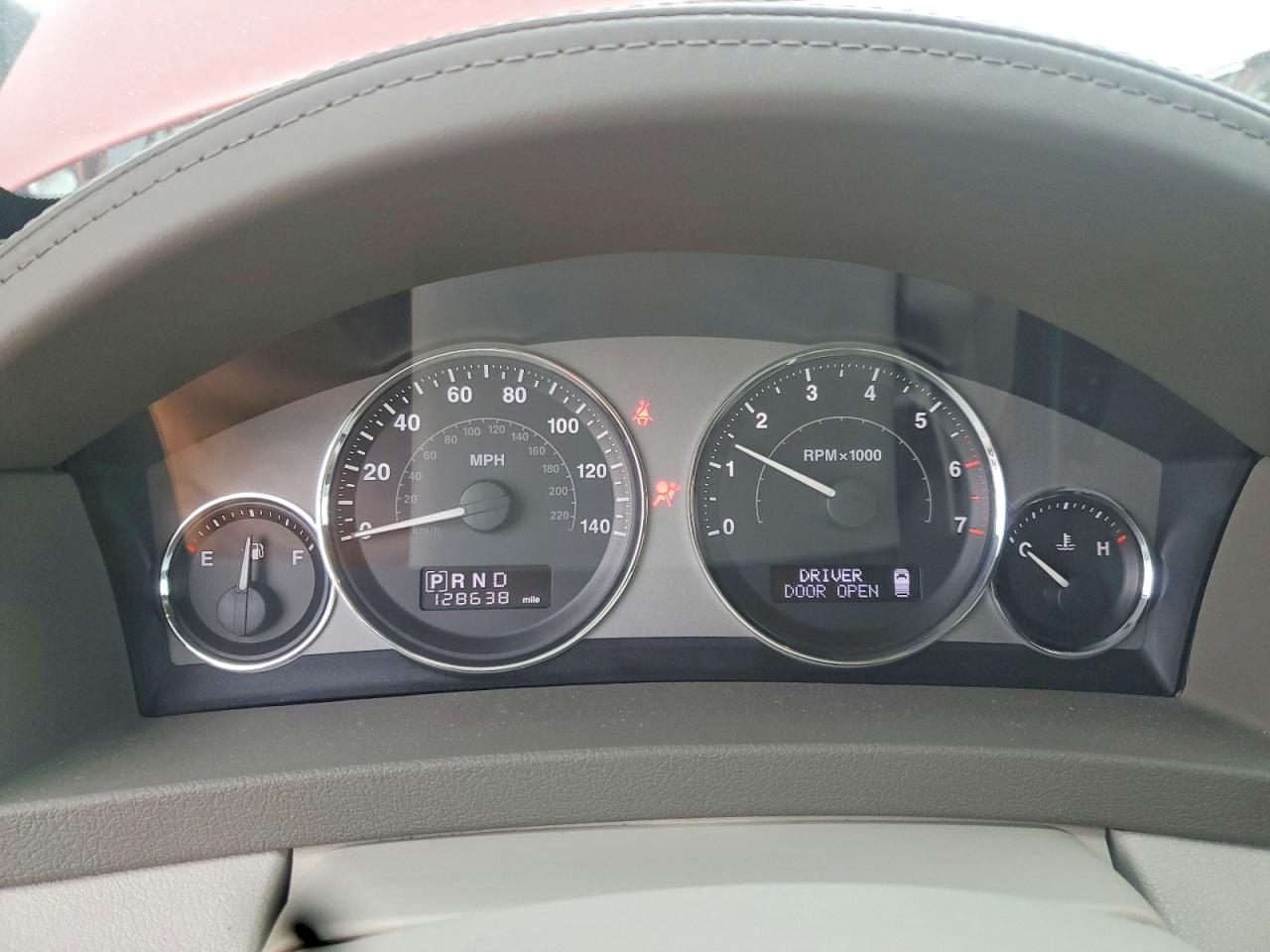 2010 JEEP GRAND CHEROKEE LIMITED photo 9
