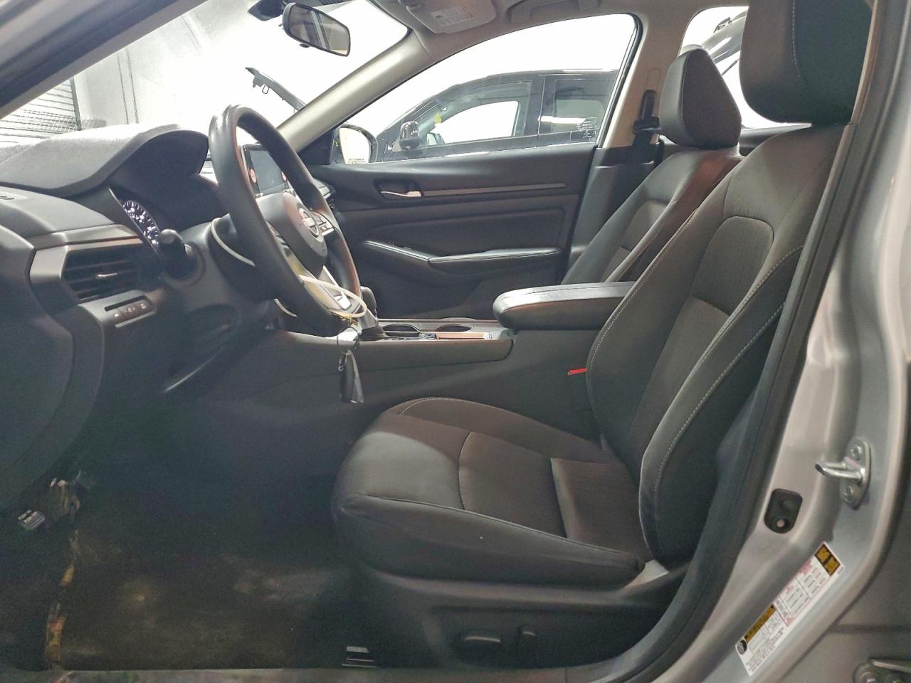 2025 NISSAN ALTIMA SV photo 7