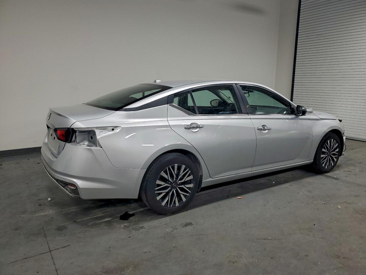 2025 NISSAN ALTIMA SV photo 3