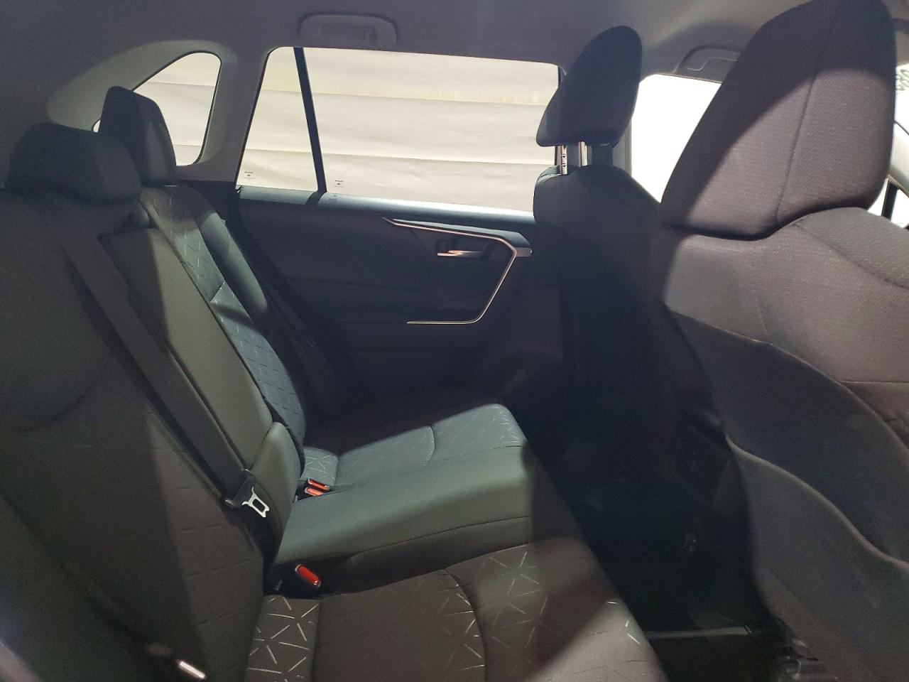 2025 TOYOTA RAV4 XLE photo 11